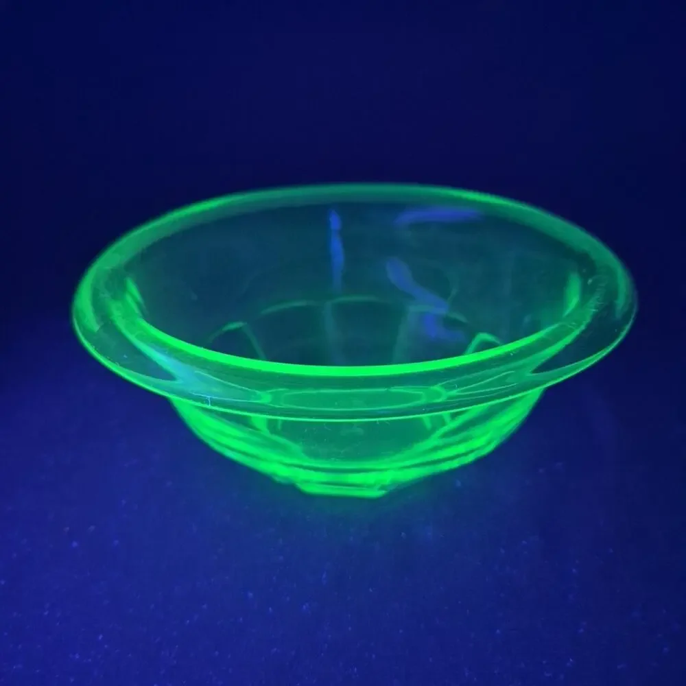 Vintage Hazel Atlas Rest Well Uranium Green Depression Glass Mixing Bowl 6 1/2